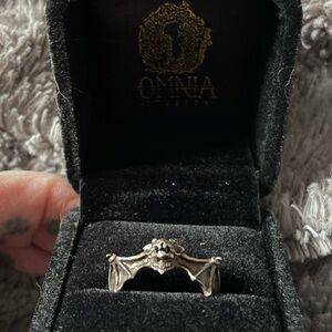 Omnia studios bat ring